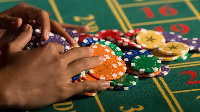 BET PKR کھلاڑیوں کے لیے لائیو کیسینو سیکشن